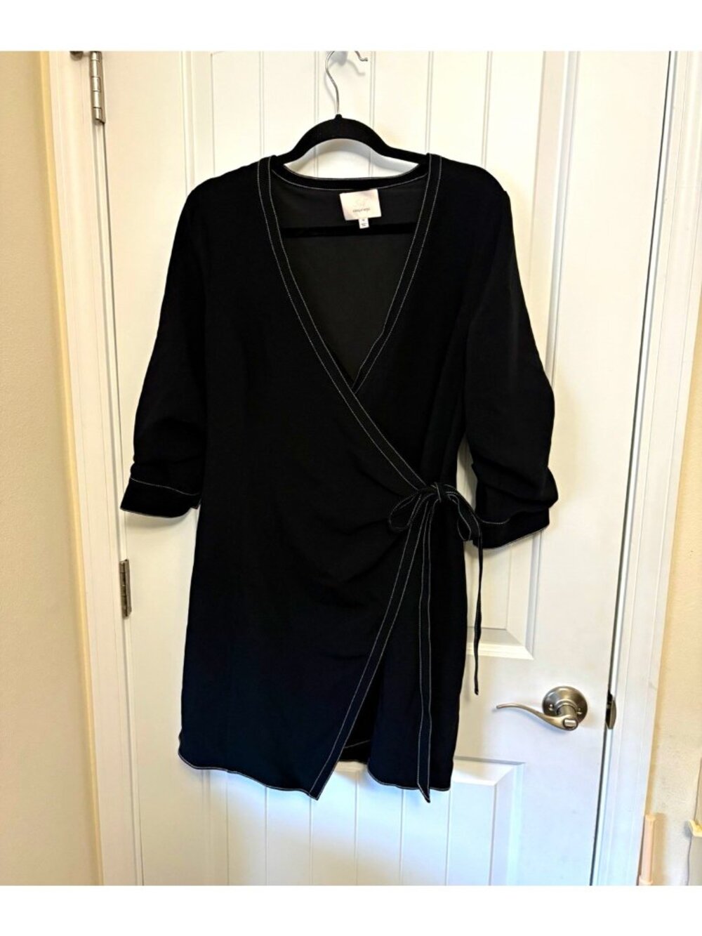 Cinq à Sept Black/White Solid Wrap Dress V-Neck 3/4 Sleeve Lined Tie 10 PTP 20”